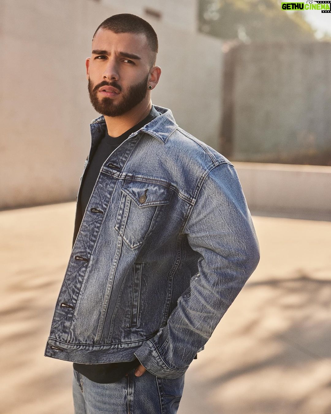 Manuel Turizo Instagram - Celebra la esencia de tu estilo propio, y reinvéntalo. The New Blues.