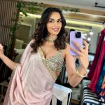 Manushi Chhillar Instagram – Promotion diaries phase 1
#OperationValentine 
2 cities and some mirror selfies 🩷🩵🩷🩵