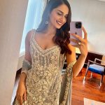 Manushi Chhillar Instagram – Promotion diaries phase 1
#OperationValentine 
2 cities and some mirror selfies 🩷🩵🩷🩵