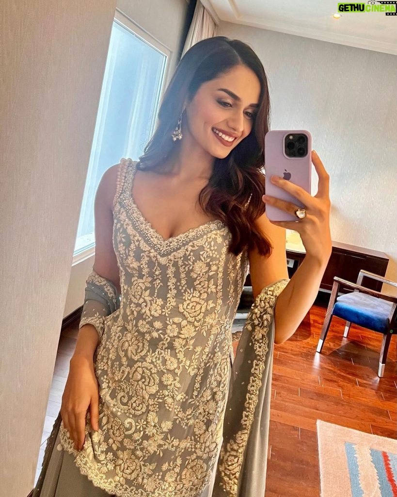 Manushi Chhillar Instagram - Promotion diaries phase 1 #OperationValentine 2 cities and some mirror selfies 🩷🩵🩷🩵