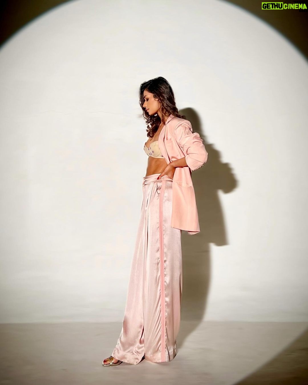 Manushi Chhillar Instagram - โOn Wednesdays we wear pinkโ ๐ฉท๐๐ธ๐ฆฉ๐