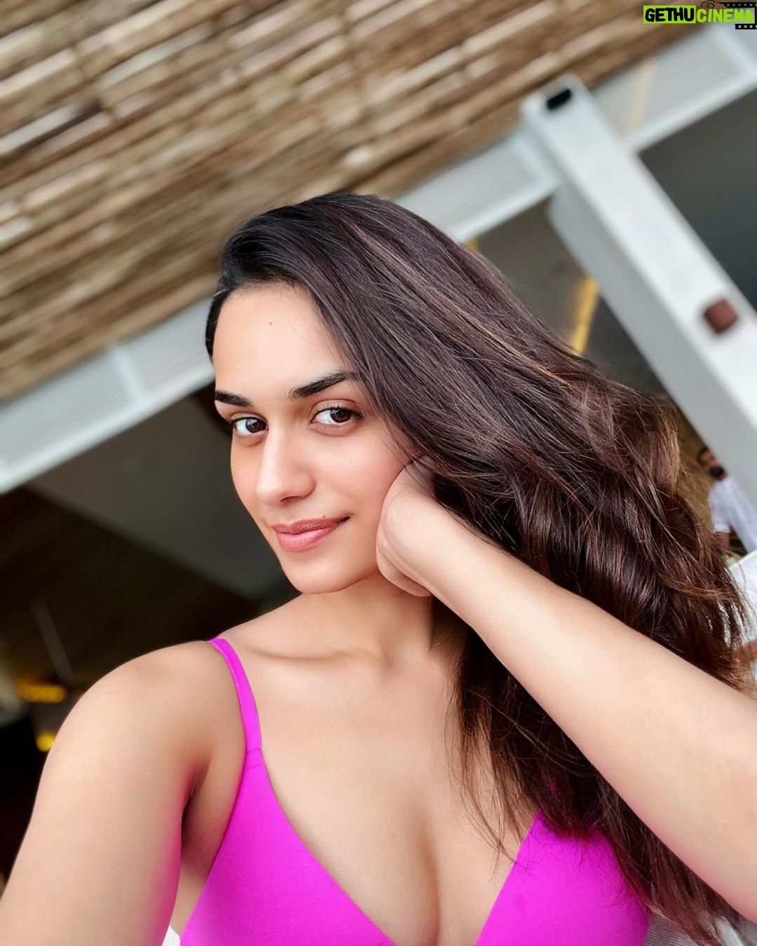 Manushi Chhillar Instagram - โOn Wednesdays we wear pinkโ ๐ฉท๐๐ธ๐ฆฉ๐
