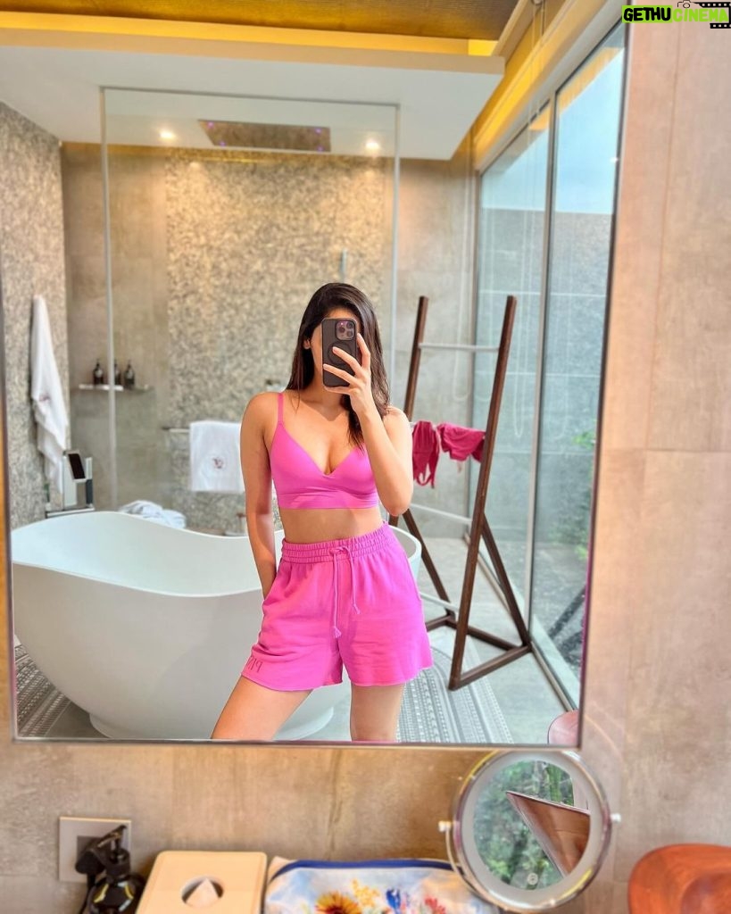 Manushi Chhillar Instagram - “On Wednesdays we wear pink” 🩷🎀🌸🦩💖