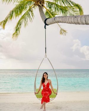 Manushi Chhillar Instagram - The sea inspired mumma’s inner photographer ❤️❤️
.
#JumeirahMaldives
#MakePlansHolidays