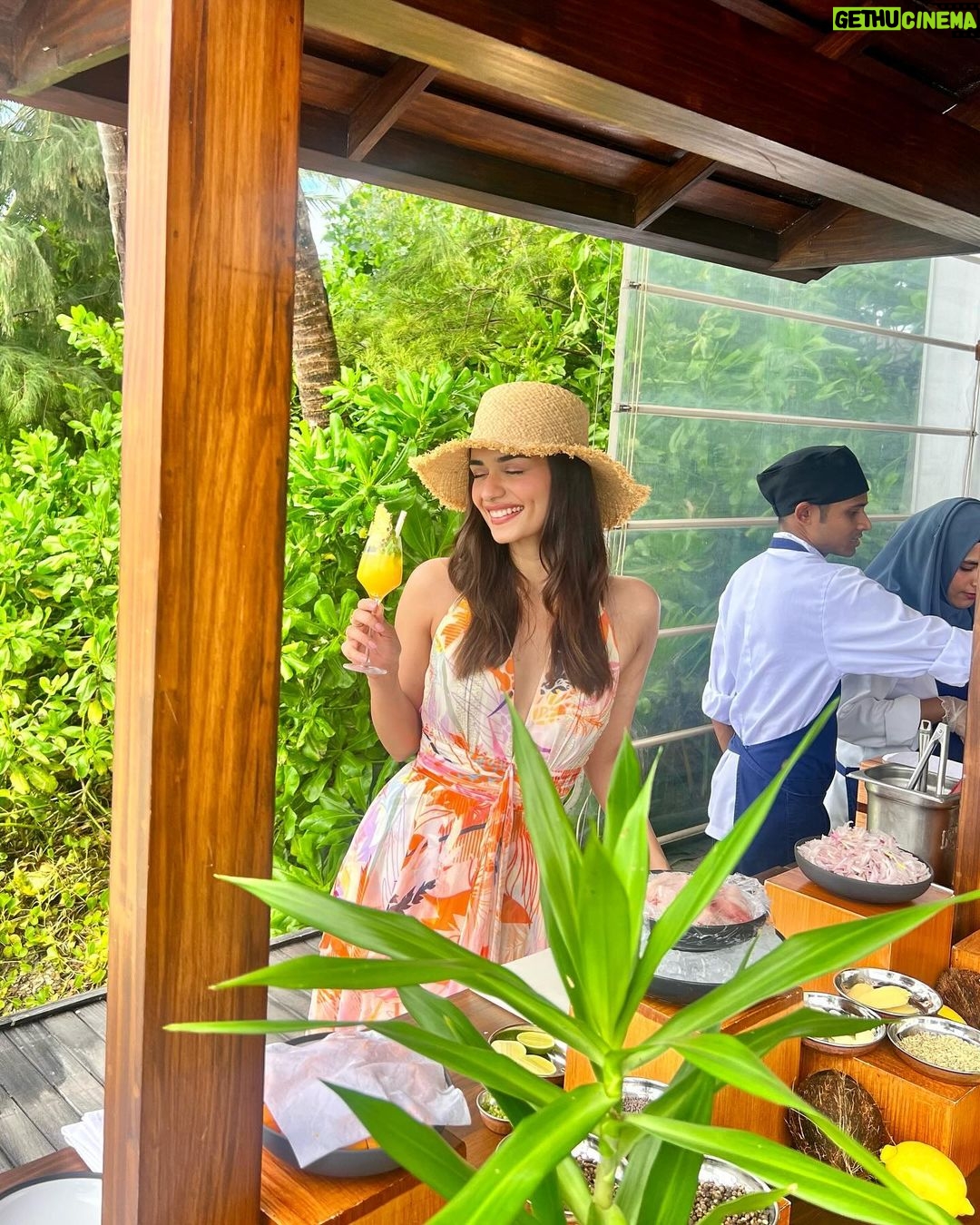 Manushi Chhillar Instagram - Cooking classes and gossip with some serious contemplation 🧡🧡 . #JumeirahMaldives #makeplanholidays Jumeirah Maldives