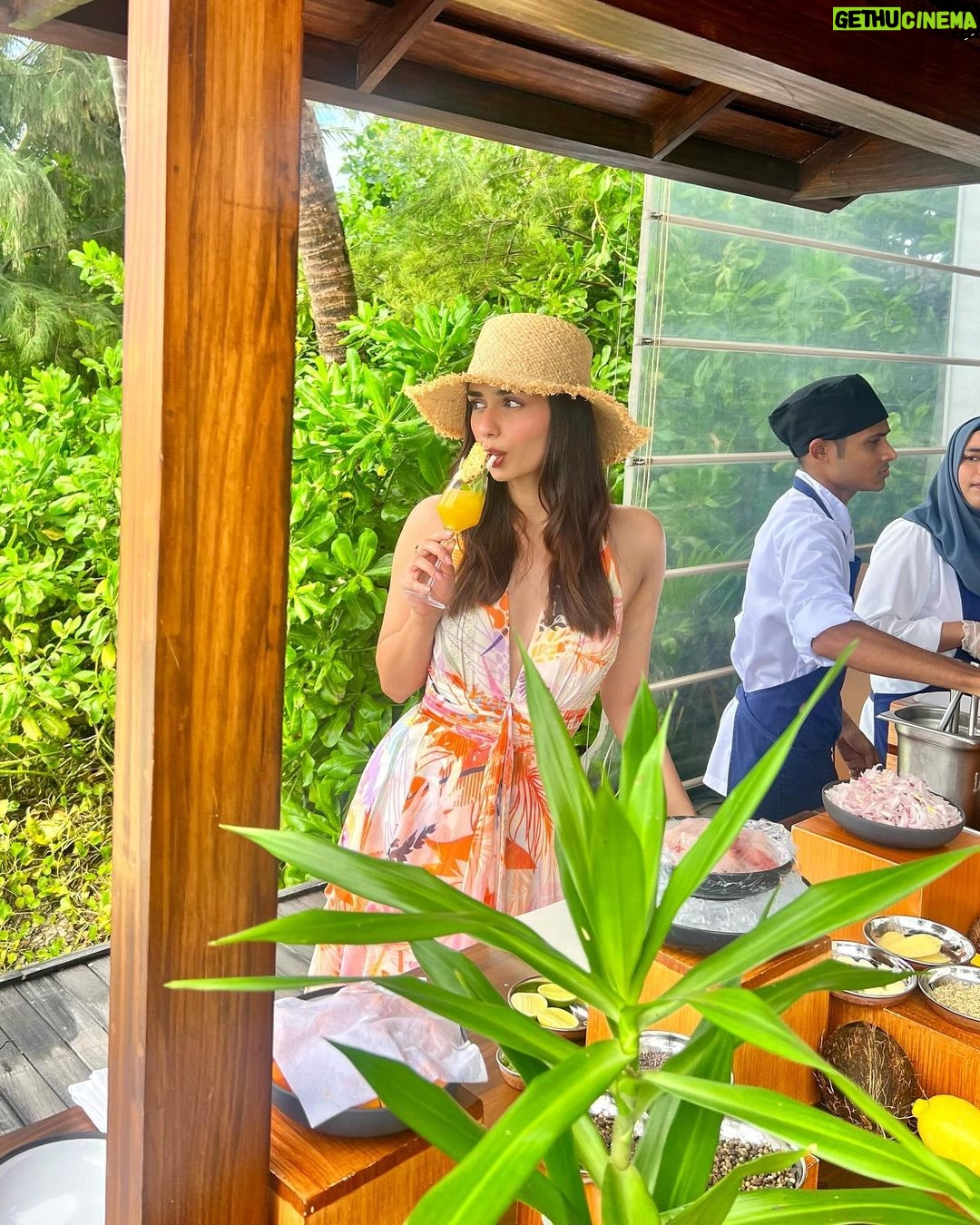 Manushi Chhillar Instagram - Cooking classes and gossip with some serious contemplation 🧡🧡 . #JumeirahMaldives #makeplanholidays Jumeirah Maldives