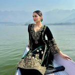 Manushi Chhillar Instagram – Taareef karun kya uski, jis ne tumhe banaayaa 😍😍 Srinagar, Jammu and Kashmir