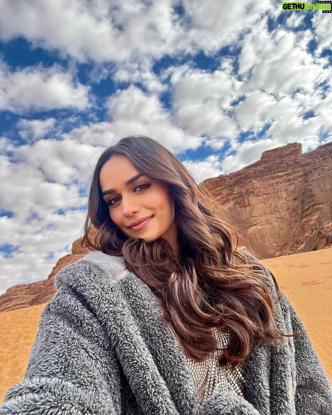Manushi Chhillar Instagram - Selfies from 🪐