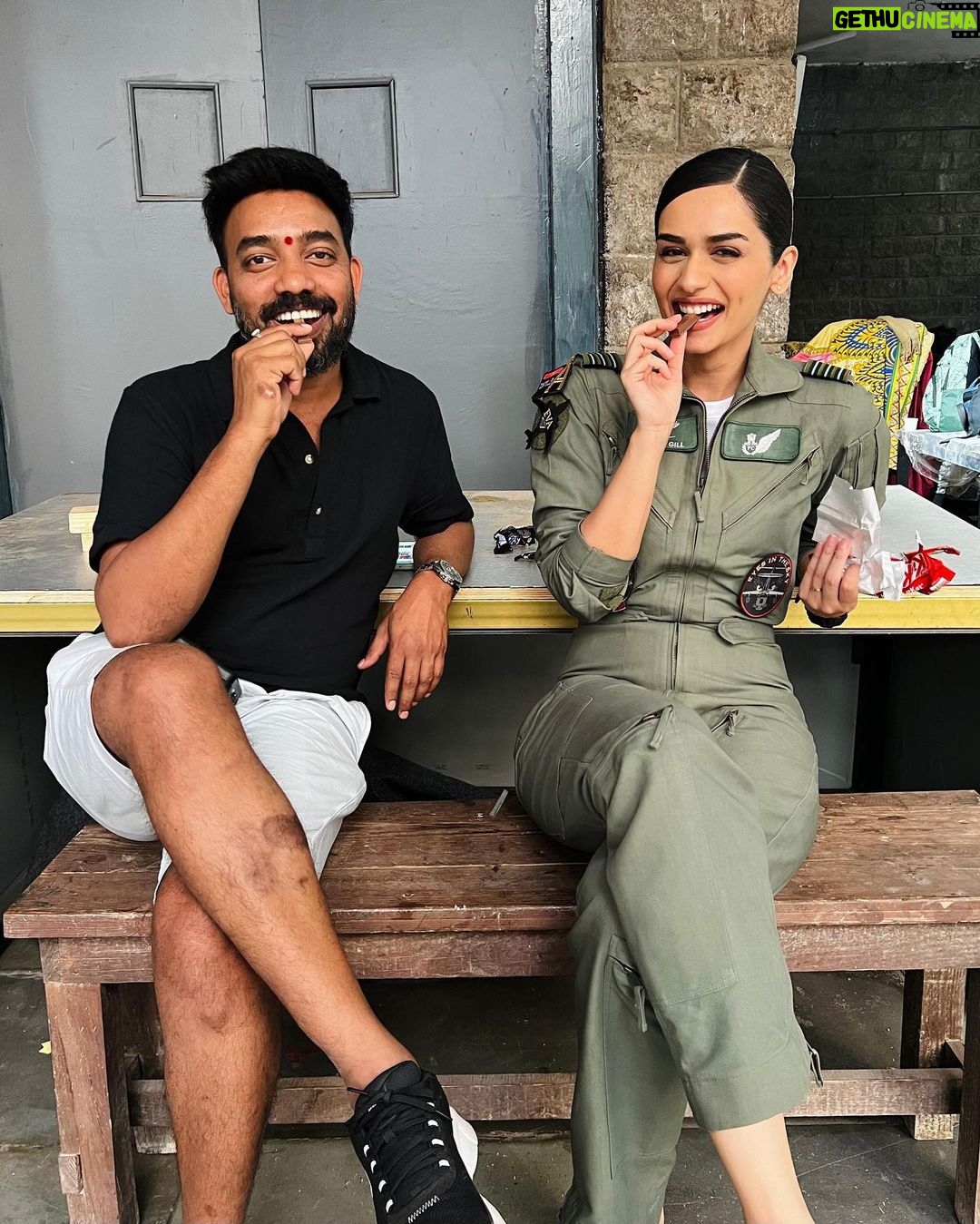Manushi Chhillar Instagram - #DreamTeam #OperationValentine 💗💗✨✨