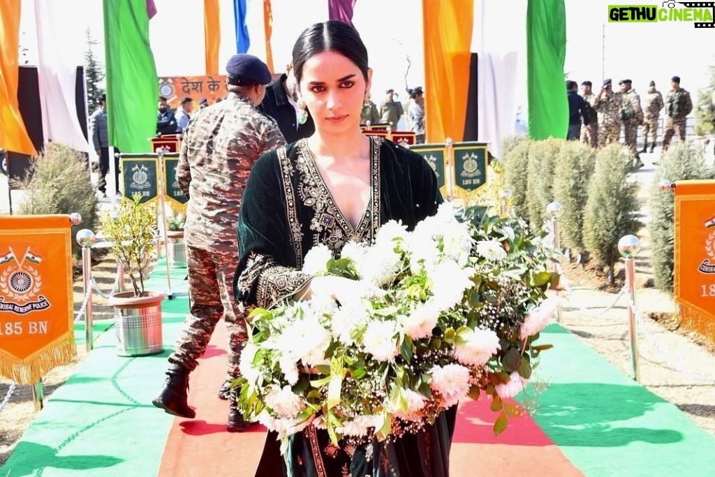 Manushi Chhillar Instagram - 14.02.2024 We honour the memory of our brave soldiers who laid down their lives 5 years ago with only respect and gratitude in our hearts 🙏🙏 At the Pulwama Memorial site in Lethpora Camp 🙏🙏 A big thank you to the @crpf_india 🇮🇳🇮🇳 #JaiHind