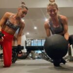 María Gabriela de Faría Instagram – Please God, give me @jenniferlholland ‘s sense of humor while working out with The Destroyer @paolomascitti .

💪🏻🤣🔥🏋️‍♂️👯‍♀️🦹🏻‍♀️

Se sufre pero se goza.