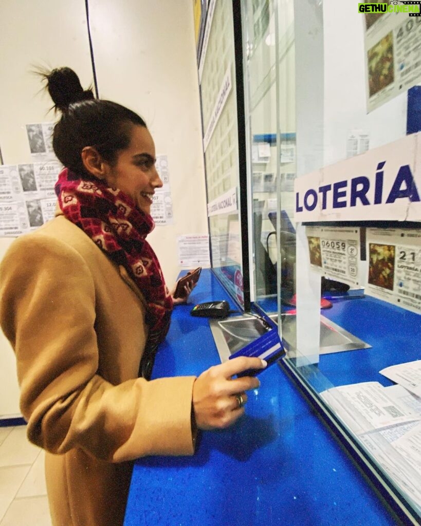 María Gabriela de Faría Instagram - Todos sabemos que la lotería me la voy a ganar yo. We all know I’ve bought the winning ticket. Madrid, Spain