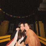 María Gabriela de Faría Instagram - All I ever wanted for Christmas @elomat1 🎄🎅🏽🎁👯‍♀️ Madrid, Spain