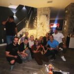 María Gabriela de Faría Instagram - Soy la favorita de Dios. Cuando tenia 15 años protagonicé la primera serie original de Nickelodeon Latin America. Detalles sobran pero basta decir que fue candela. En pleno crecimiento. Perdida como buena adolescente. Mucha fama. Aún más responsabilidad. Estoy convencida de que esos años turbulentos salieron bien porque contaba con tres compañeros de trabajo mayores que yo, mis co-protagonistas, que se encargaron de protegerme por años, de guiarme sin descanso incluso cuando no quería escucharlos. 15 años después seguimos amándonos. 15 años después me organizan una despedida de la ciudad de Miami con temática de súper héroe porque ellos están más emocionados que yo. 15 años después puedo afirmar que estoy aquí gracias a ellos. Importa muy poquito que pase afuera. Mi mayor éxito son mis afectos. Mi mayor tesoro es mi familia escogida. Willy, Mica, Mile, Luis, Jean, Tati, Catha… TKM ❤️ para toda la vida. Miami, Florida