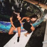 María Gabriela de Faría Instagram - A continuación las mejores fotos de la existencia así todos en ellas digan lo contrario. 1. @mariacasemprun y yo nos vestimos iguales porque grandes mentes piensan igual. 2. @jeanmary_ cae seducida ante mis fotos candidas. 3. El cumpleaños de @elalexgoncalves y la felicidad que nos explota en el corazón. 4. La segunda vez en la semana que @cmcgaffney le confiesa su crush a una amiga mía, esta vez @nelagonzalez . No nos canceles Nela. 5 y 6. El amor entre @vicentepena1 y @jeanmary_ desde los años 1600. 7. El amor entre @elalexgoncalves y @cmcgaffney (y Vicente) 8. @jeanmary_ 🥹❤️ 9. @luiscarloshueck muy confundido con la situación pero abierto y supportive. 10. Mariaca va a bloquearme en cualquier momento. Miami, Florida