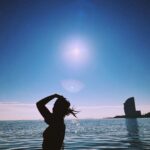 María Gabriela de Faría Instagram – Voy a limpiarme el culo con mis propósitos del año que viene, como diría @el_kanka , pero en el Mediterráneo.

¿Es que yo qué se? 
Lo que he pedido, cuando me ha llegado, ha sido muy diferente a lo que imaginé.
Y lo más mágico, siempre, ha sido algo que mi mente nunca pudo imaginar.
¿Qué coño se yo?
¿Más que Dios?
Naaaah!

Así que venga, 2024.
Lo que quieras para mi, lo quiero yo también porque de otra forma no sucedería. 

Feliz año peopleeeee 
❤️🎄🎉🥂🍾 Barcelona, Spain