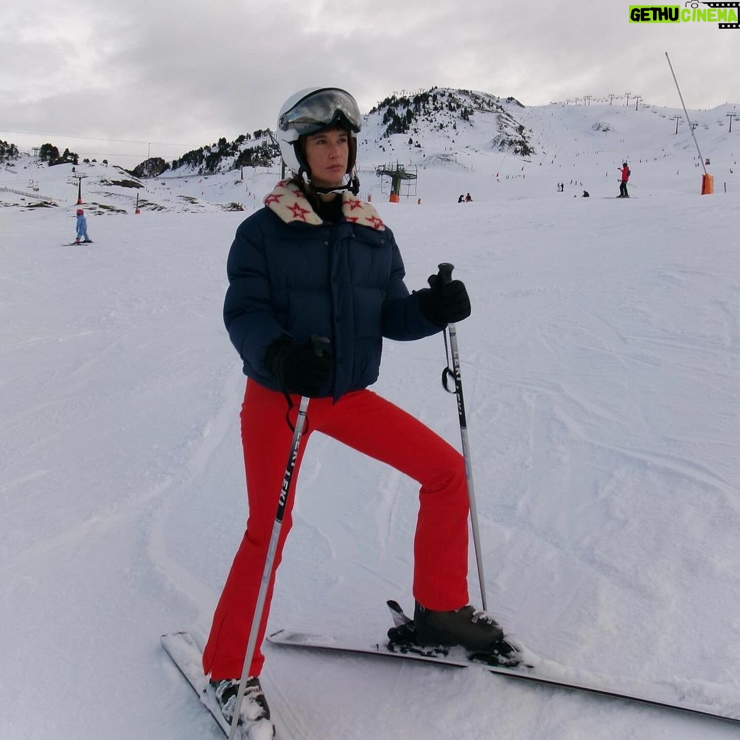 María Pedraza Instagram - snow girl Vaqueira-Beret, Cataluna, Spain