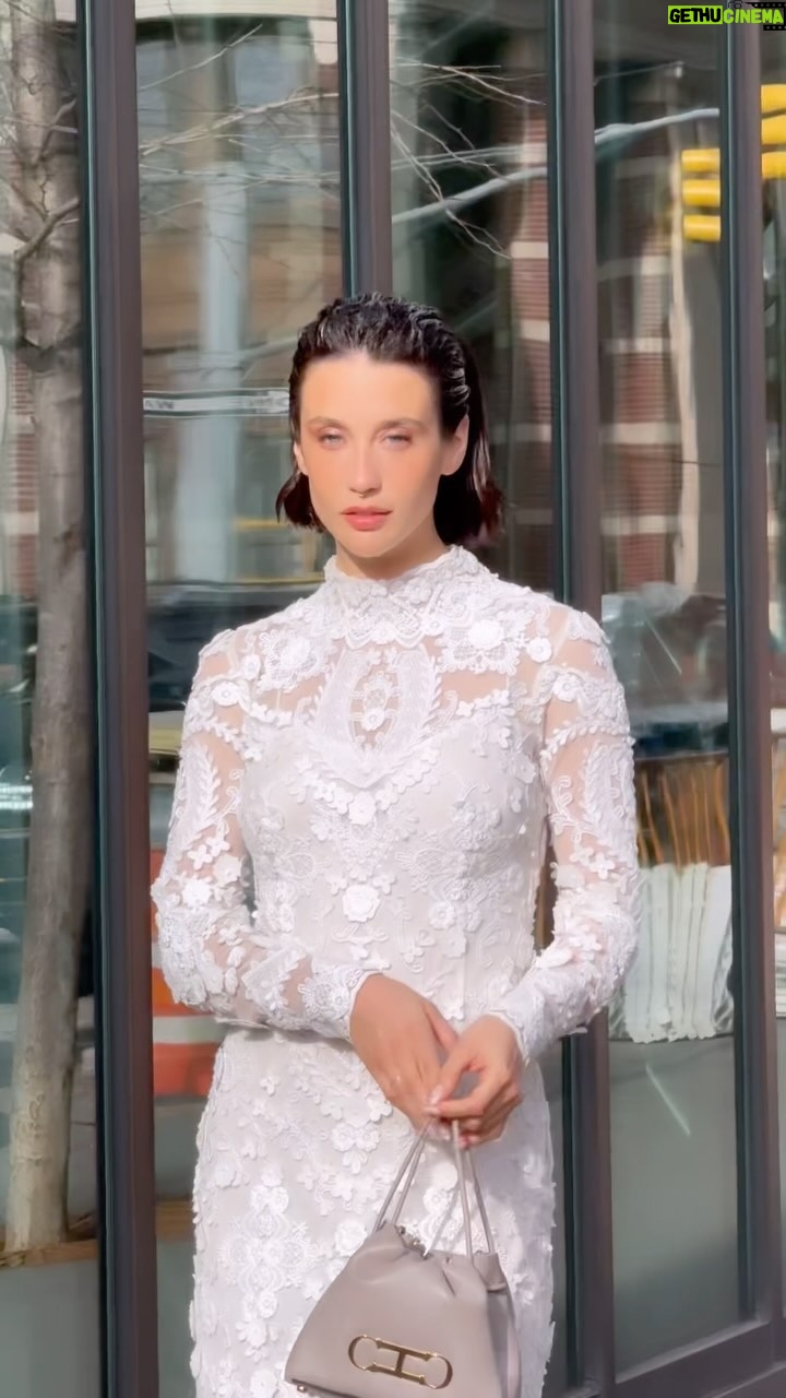 María Pedraza Instagram - @carolinaherrera fall winter 24 🤍 New York, N.Y.