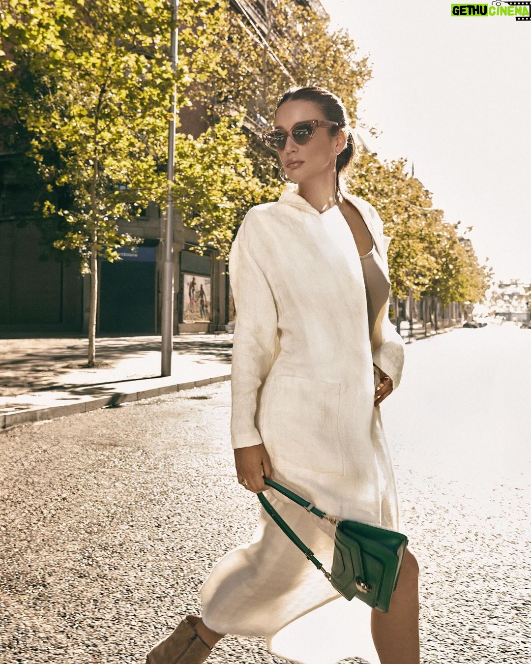 María Pedraza Instagram - @bulgari 🤍☁️✨ #BulgariAccessories #BulgariEyewear