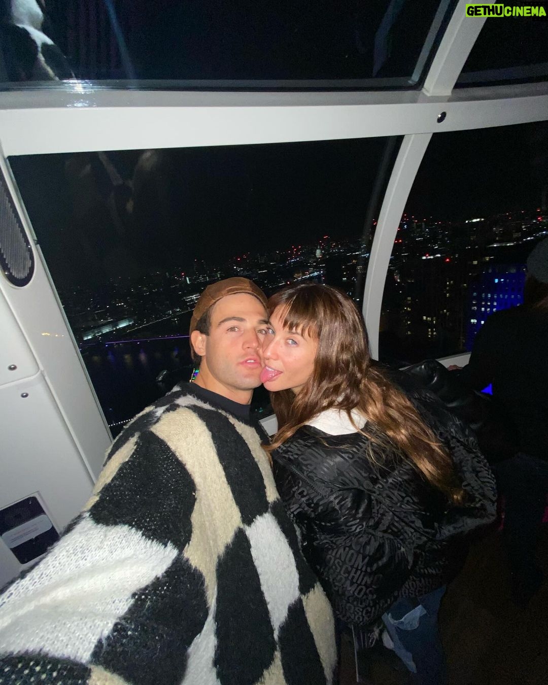 María Pedraza Instagram - lost in our bubble Londres
