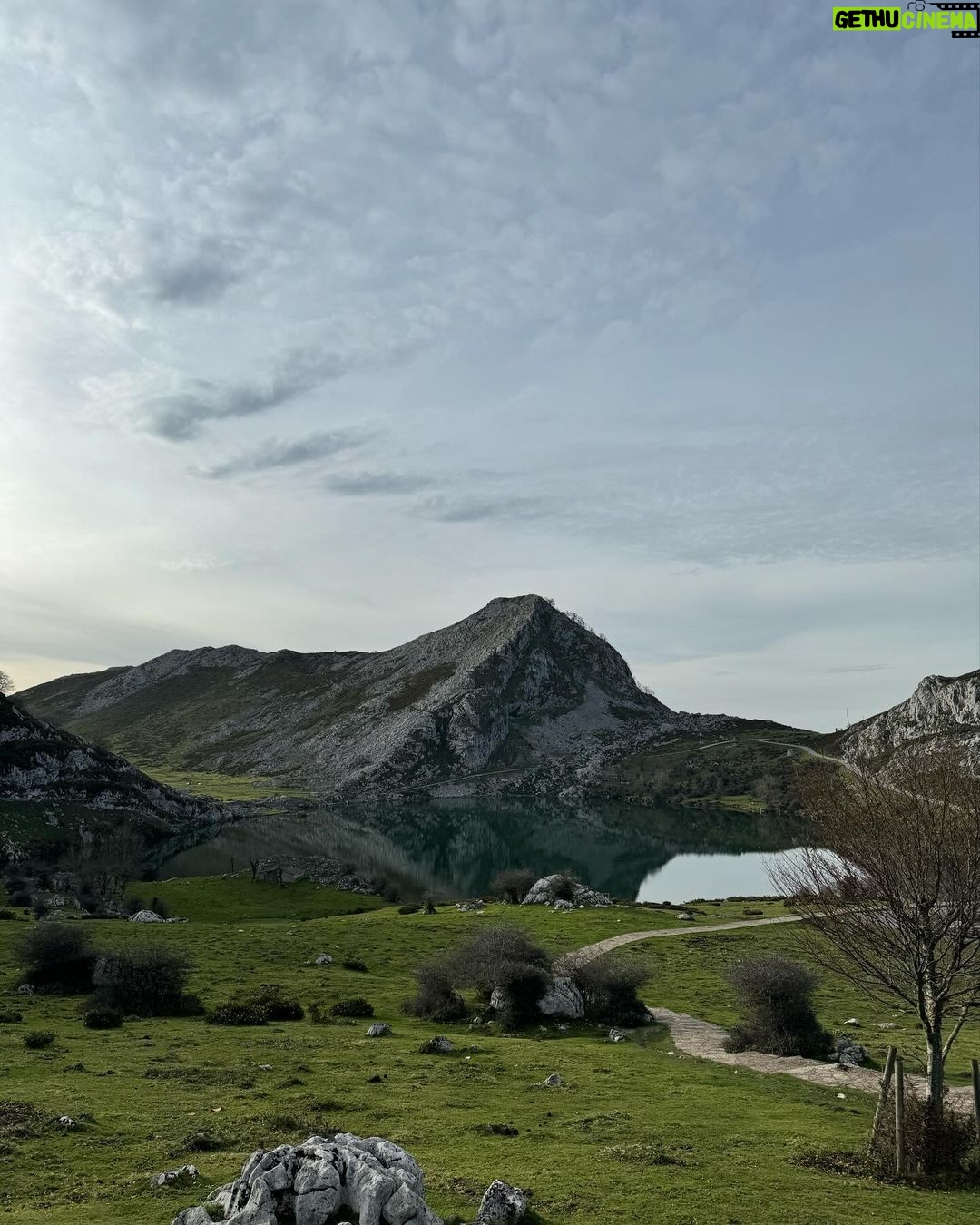 María Pedraza Instagram - ✨🚠🏔️🫶🏻🫧🐑🖤 Lagos de Covadonga