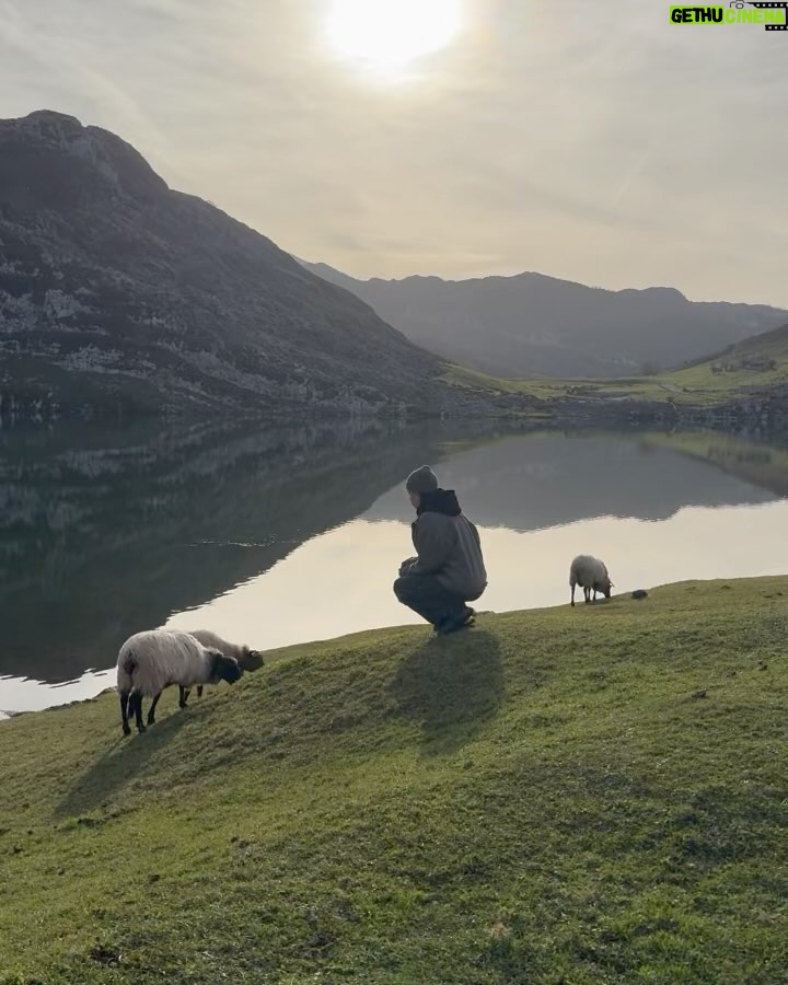 María Pedraza Instagram - ✨🚠🏔️🫶🏻🫧🐑🖤 Lagos de Covadonga