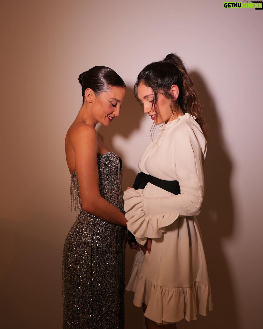María Pedraza Instagram - @carolinaherrera ‘s night 💔 by the one and only @ivangomez 🌹