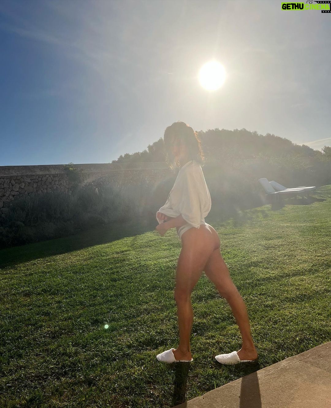 María Pedraza - 293.3K Likes - @amagataymenorca 🌞🦋✨✨✨