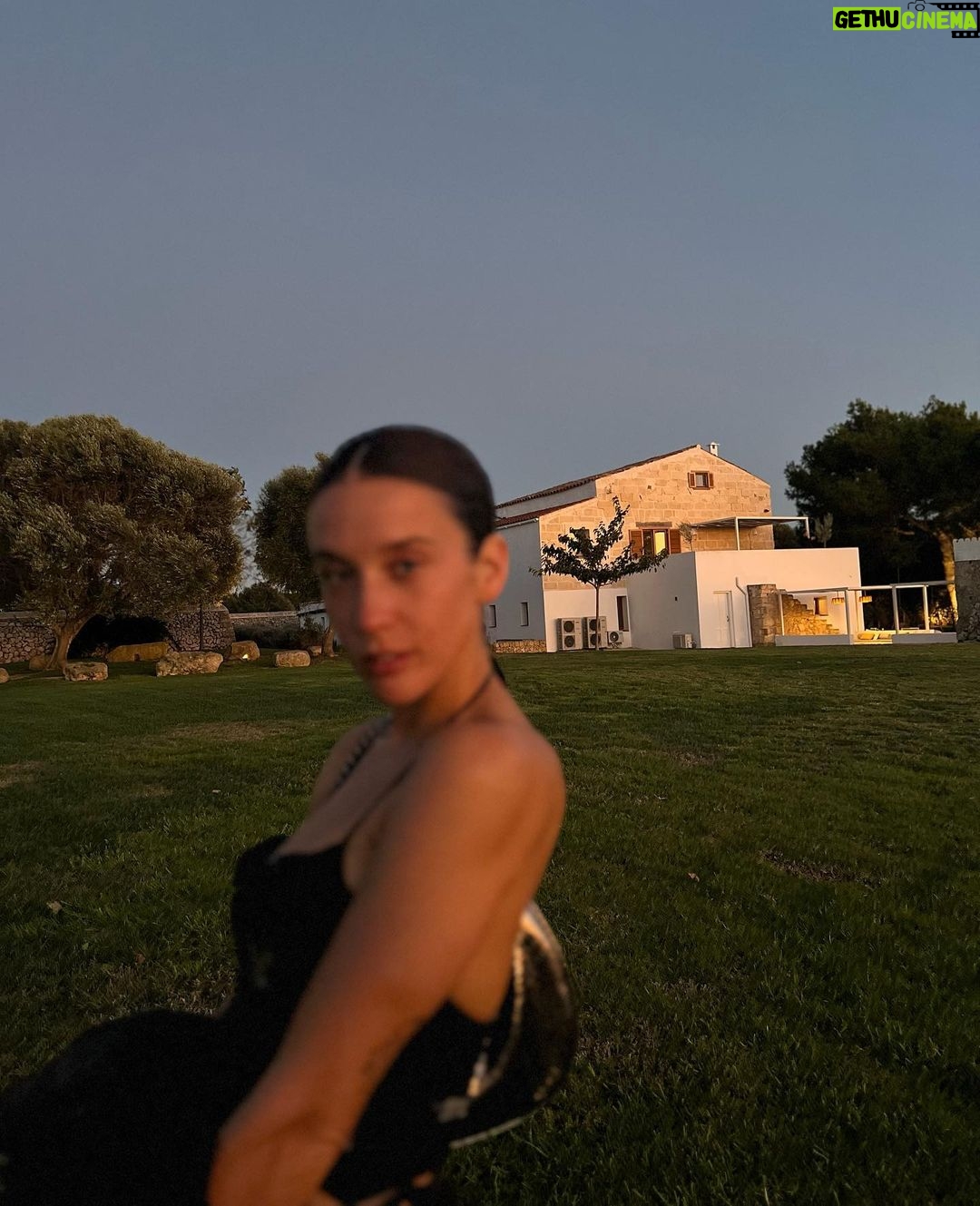María Pedraza - 293.3K Likes - @amagataymenorca 🌞🦋✨✨✨