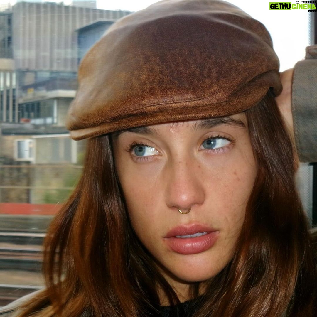María Pedraza Instagram - 🤠 London, England, UK