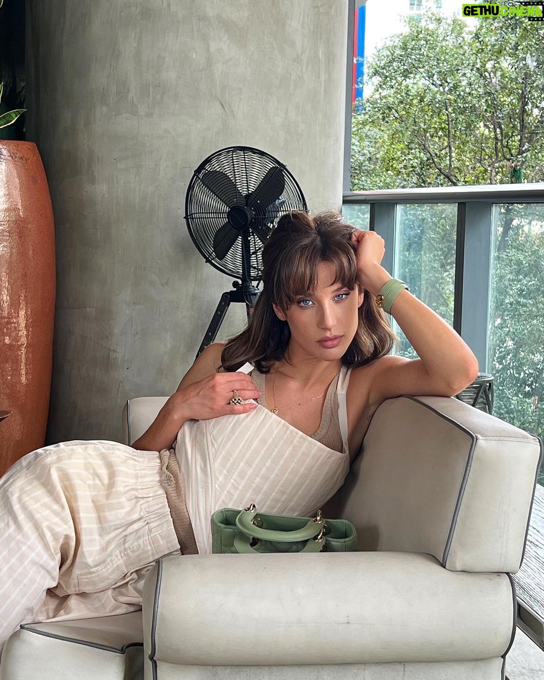 María Pedraza Instagram - i was thinking about you Miami, FL, USA