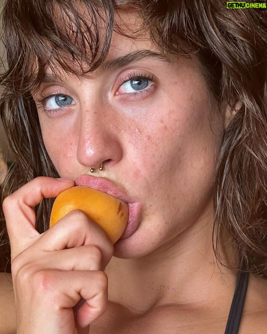María Pedraza - 285.7K Likes - 🌞