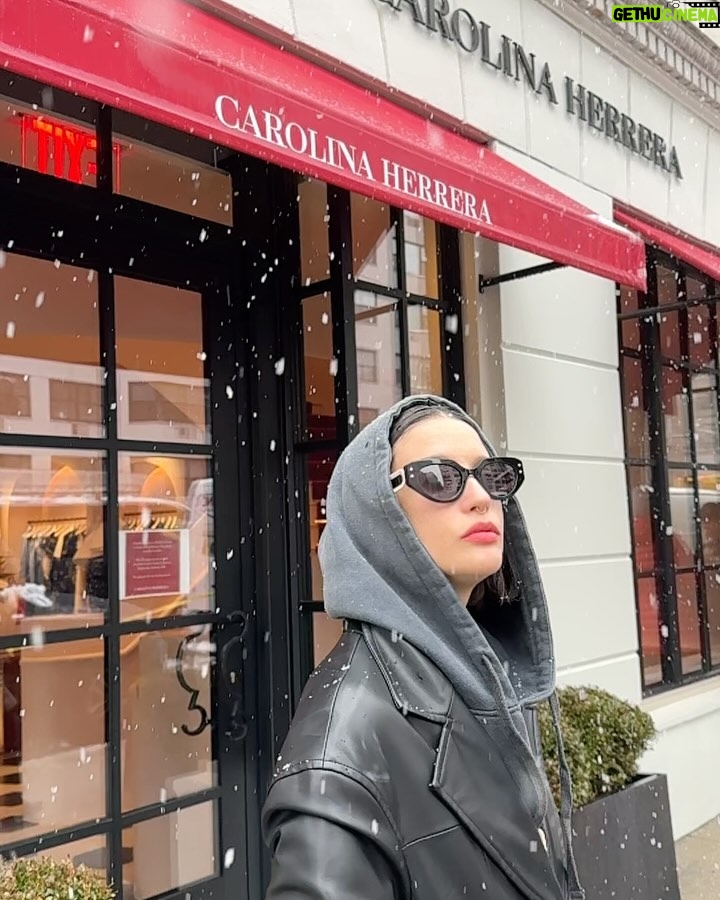 María Pedraza Instagram - ny con gente bonita 🗽🗽✨🥹🖤🍔🫶🏻 New York City, NY USA