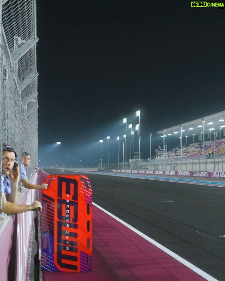 Marc Márquez Instagram - Primer día estable👌🏼Mañana será un día muy intenso, Practice + QP + Sprint Race💥 Solid first day. Tomorrow will be a very intense day!! #MM93 #QatarGP Losail International Circuit