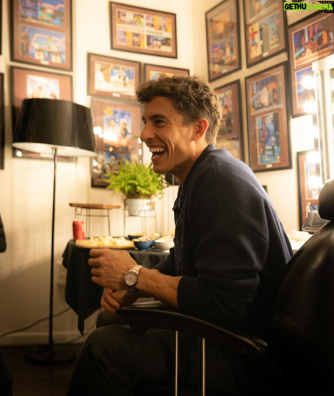 Marc Márquez Instagram - Con la de ayer, ya van 12!! 😉 Siempre es un placer volver a divertirse en @elhormiguero!! 👏🏻 Gracias a todos por vernos!!