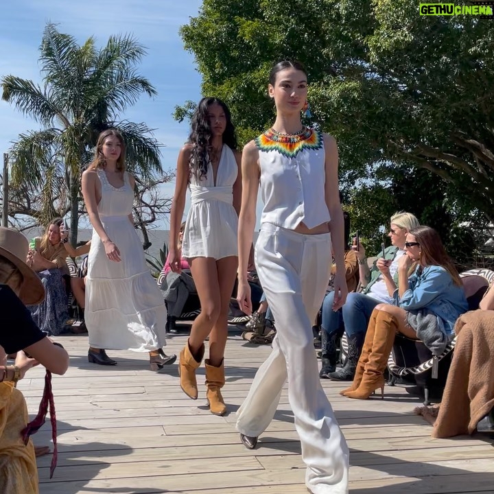 Marcela Kloosterboer Instagram - Hoy en el desfile de @wanamaoficial SS’24 ☀️🙌🏻🔥 Todo lindo 🌷