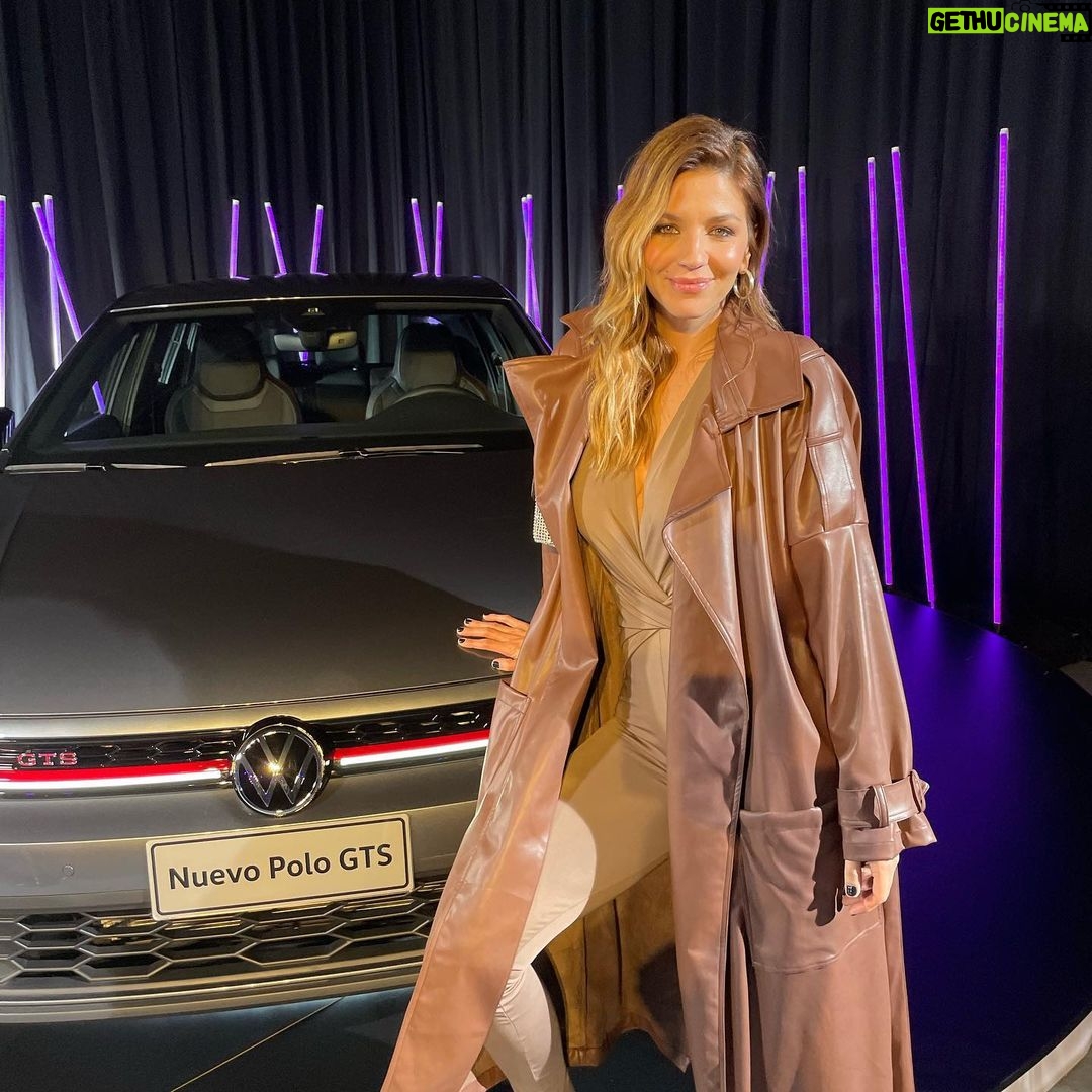 Marcela Kloosterboer Instagram - Anoche VW Argentina presentó el #NuevoPolo y se trata de un diseño que lo tiene todo! Tecnología, diseño y confort! Qué más pedir? Gran noche llena de sorpresas coronando con un mega show de @nicki.nicole #VWArgentina #NuevoPolo @vwargentina —————— Mi look a cargo de @anitakorman & @bymillie.bressi @mija_ba ❤️🔥 Zapatos @mono.fuk Make up @mickynazar @frumboliestudio Pelo @nacholopezfagalde 🔥