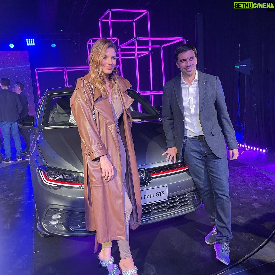 Marcela Kloosterboer Instagram - Anoche VW Argentina presentó el #NuevoPolo y se trata de un diseño que lo tiene todo! Tecnología, diseño y confort! Qué más pedir? Gran noche llena de sorpresas coronando con un mega show de @nicki.nicole #VWArgentina #NuevoPolo @vwargentina —————— Mi look a cargo de @anitakorman & @bymillie.bressi @mija_ba ❤️🔥 Zapatos @mono.fuk Make up @mickynazar @frumboliestudio Pelo @nacholopezfagalde 🔥