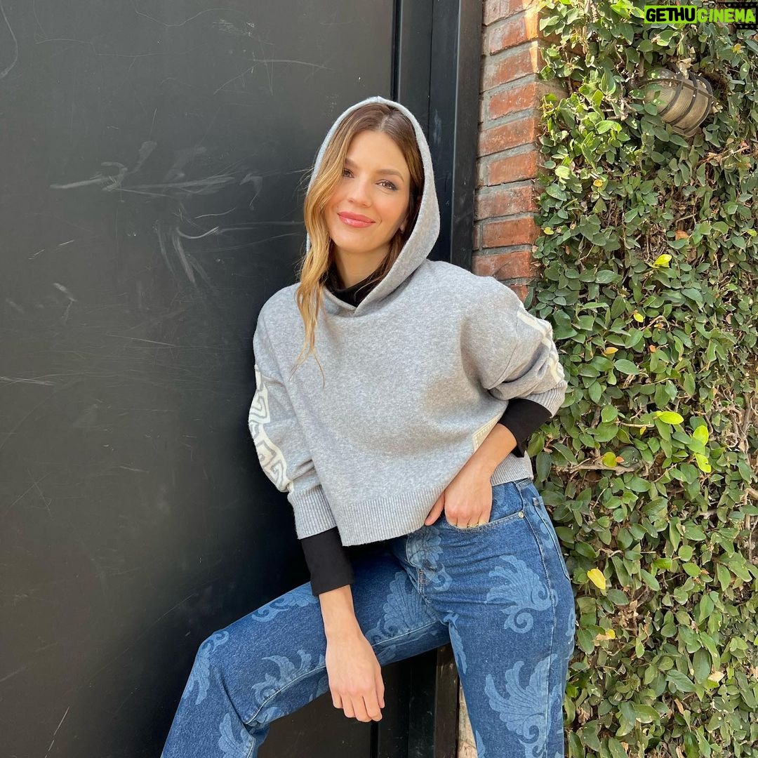 Marcela Kloosterboer Instagram - Sábado x @cloetas 🌈🪻✨🪬 PH: @eddierodriguez_23 🎐
