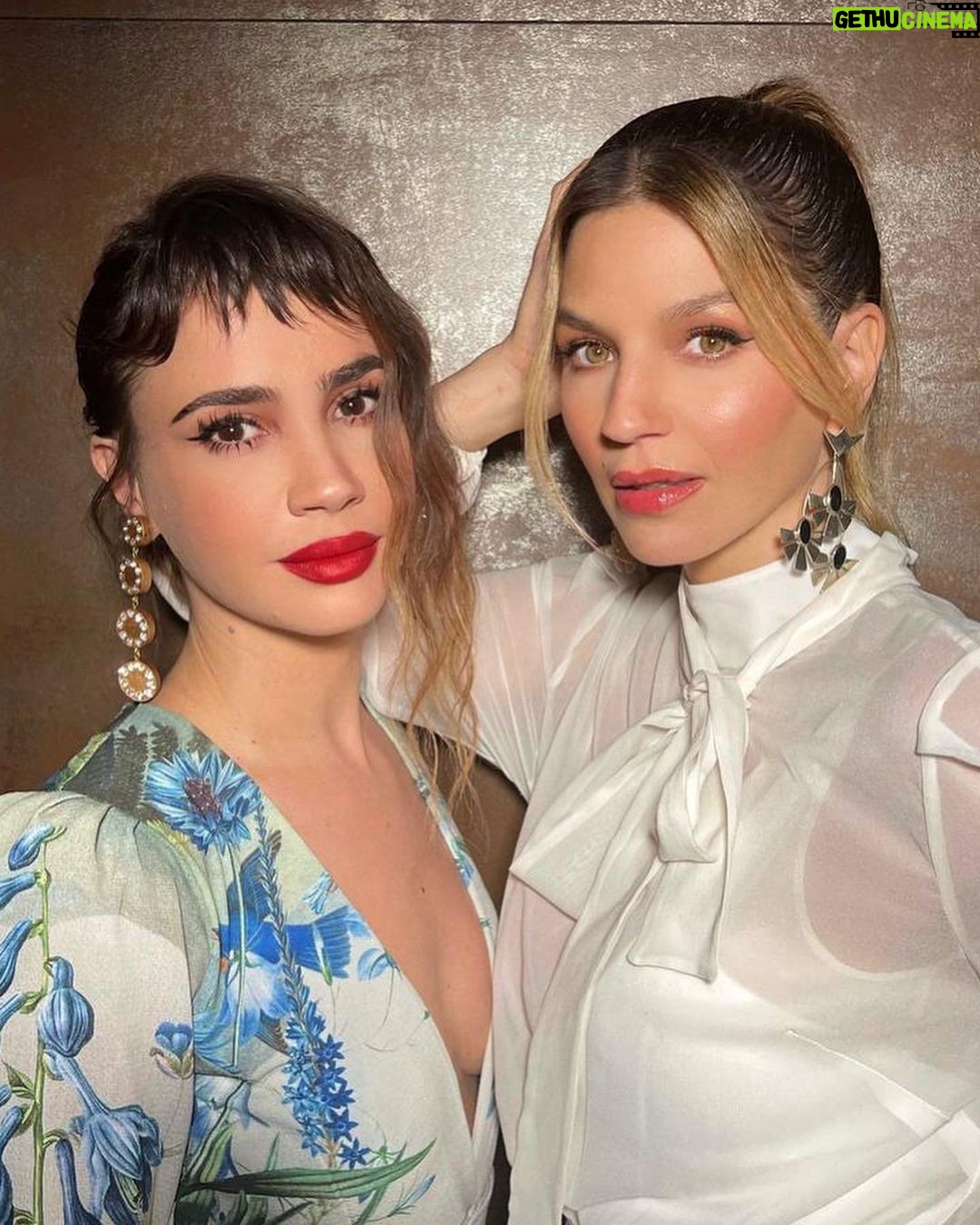 Marcela Kloosterboer Instagram - De anoche con la mรกs linda ๐ท Make up @bettinafrumboli Pelo @nacholopezfagalde St @anitakorman @bymillie.bressi ๐ @fabianzittaofficial ๐ @mono.fuk ๐@flaneurba ๐@tienda925