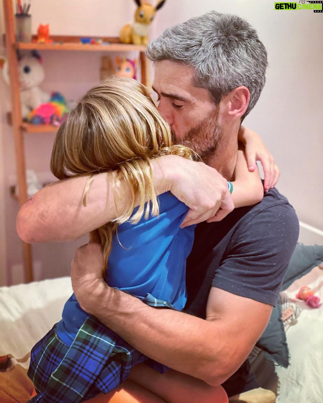 Marcela Kloosterboer Instagram - Feliz dΓa al PapΓ‘ de esta familia β£οΈ Gracias por tanto. Te amamos mucho π₯πͺ΅βοΈππποΈβΊοΈπ«ππ§β½οΈπΌπΊοΈπ£οΈππΌοΈβοΈπποΈ