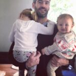 Marcela Kloosterboer Instagram - Feliz día al Papá de esta familia ❣️ Gracias por tanto. Te amamos mucho 🔥🪵☘️🌙🐓🏔️⛺️🫀🍊🧉⚽️🎼🗺️🛣️💎🖼️☀️🐚🕊️