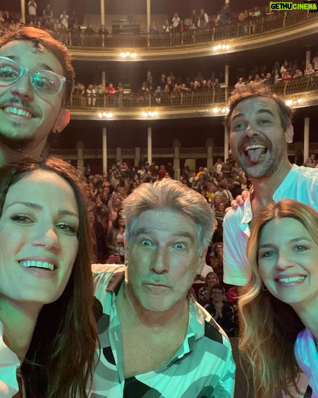 Marcela Kloosterboer Instagram - Unas de ayer en el Mágico Teatro Coliseo Podesta de La Plata ✨ Lo bien que la pasamos! Un Plan Perfecto 😎