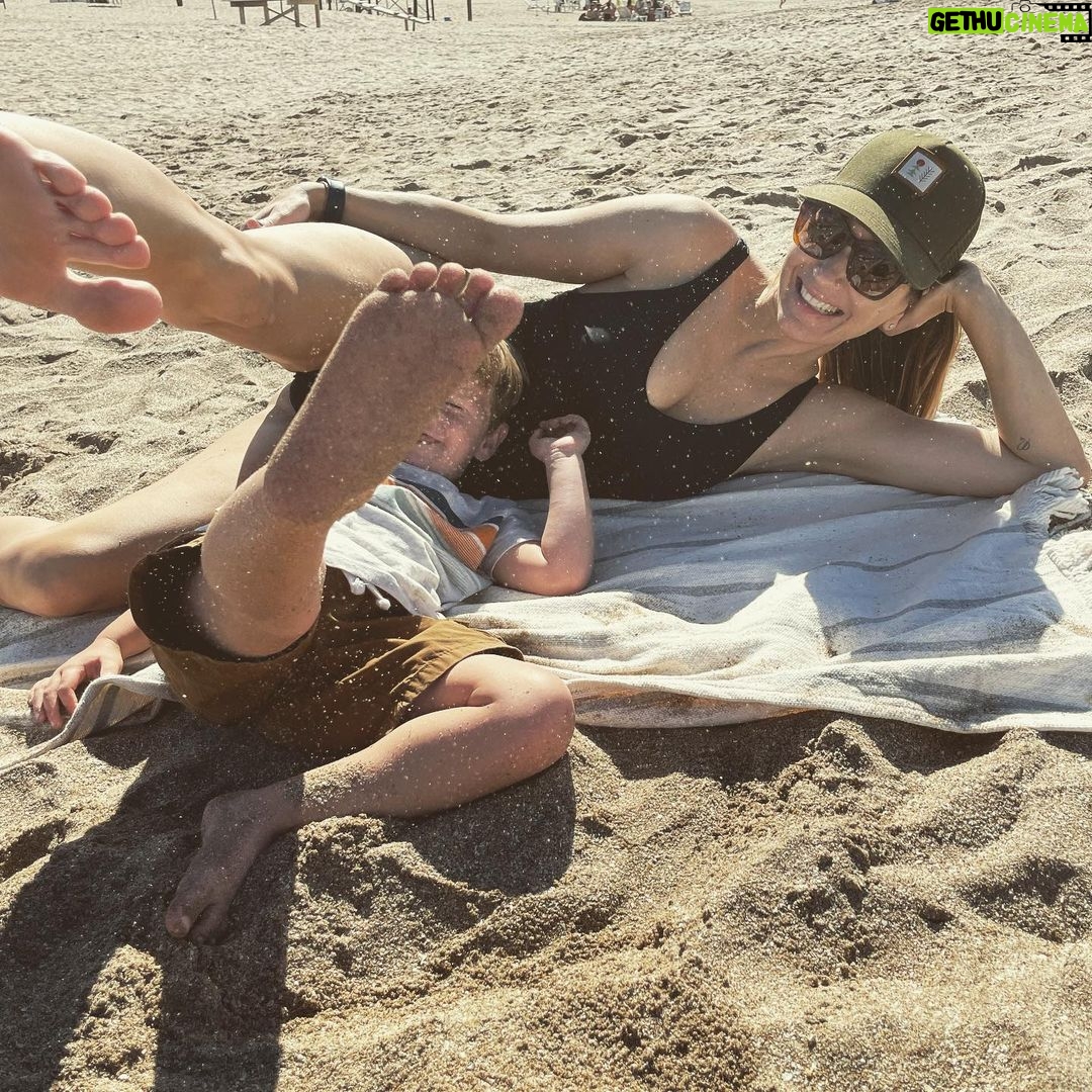 Marcela Kloosterboer Instagram - Días de playa 🏝️🤍🇦🇷🐰