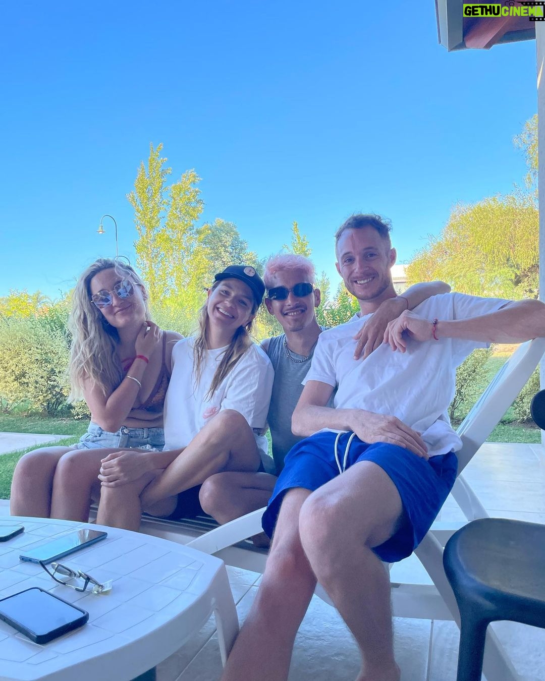 Marcela Kloosterboer Instagram - Último día 🤍🖼️ Disfrutándolo con gente tan linda 🙌🏻💝