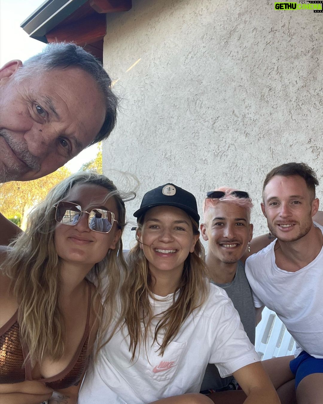 Marcela Kloosterboer Instagram - Último día 🤍🖼️ Disfrutándolo con gente tan linda 🙌🏻💝