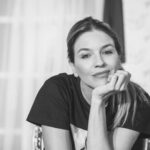 Marcela Kloosterboer Instagram - Las fotos de @edu_toro en la previa a la función 🪆🪅🧸🪬🎭🪢 Se va terminando la temporada, quedan 8 funciones (vengan si todavía no vinieron!!) y me agarra nostalgia por esta experiencia que va llegando a su fin. Gracias @radojkacarlospaz @emilimazeroficial @diegomartinrinaldi @barceloalan @mmakeup.mia @marce_gargano y todo el equipo con el que día a día hicimos esta obra espectacular que tanto nos dió y tanto nos hizo divertir y crecer. Fueron 2 meses y medio viviendo en Cordoba y sin muchas ganas de irme. GRACIAS. Por haberlo hecho, a todos los que me acompañaron y bancaron y a este lugar que conocí y prometo volver siempre. Aguante Radojkaaaa 😄😄😄 Villa Carlos Paz