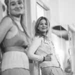 Marcela Kloosterboer Instagram - Las fotos de @edu_toro en la previa a la función 🪆🪅🧸🪬🎭🪢 Se va terminando la temporada, quedan 8 funciones (vengan si todavía no vinieron!!) y me agarra nostalgia por esta experiencia que va llegando a su fin. Gracias @radojkacarlospaz @emilimazeroficial @diegomartinrinaldi @barceloalan @mmakeup.mia @marce_gargano y todo el equipo con el que día a día hicimos esta obra espectacular que tanto nos dió y tanto nos hizo divertir y crecer. Fueron 2 meses y medio viviendo en Cordoba y sin muchas ganas de irme. GRACIAS. Por haberlo hecho, a todos los que me acompañaron y bancaron y a este lugar que conocí y prometo volver siempre. Aguante Radojkaaaa 😄😄😄 Villa Carlos Paz