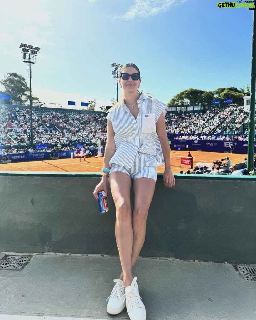 Marcela Kloosterboer Instagram - Tarde de Tennis y @stellaartois.ar 0.0 alcohol 🍺 Lo rica que essss 🙌🏻🙌🏻🙌🏻😎