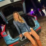 Marcela Kloosterboer Instagram - Ayer se presentó en el bosque de Cariló el modelo XC40 y C40 100% eléctricos de @volvocarargentina ⚡️🌱 Siempre un paso adelante en seguridad, innovación y seguridad 🙌🏻 #v-connect #sustentabilidad #conectividad #electrificación